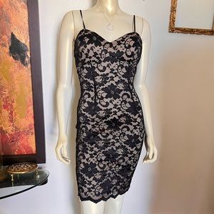 Windsor Black lace short dress size Small Lace